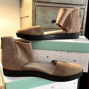 Eileen Fisher suede flats NEW